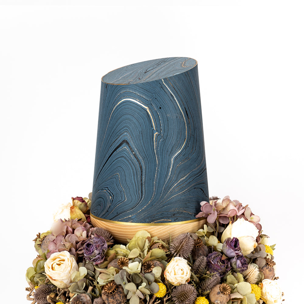 Marmoré-Holzurne "Nachtblau-Gold"