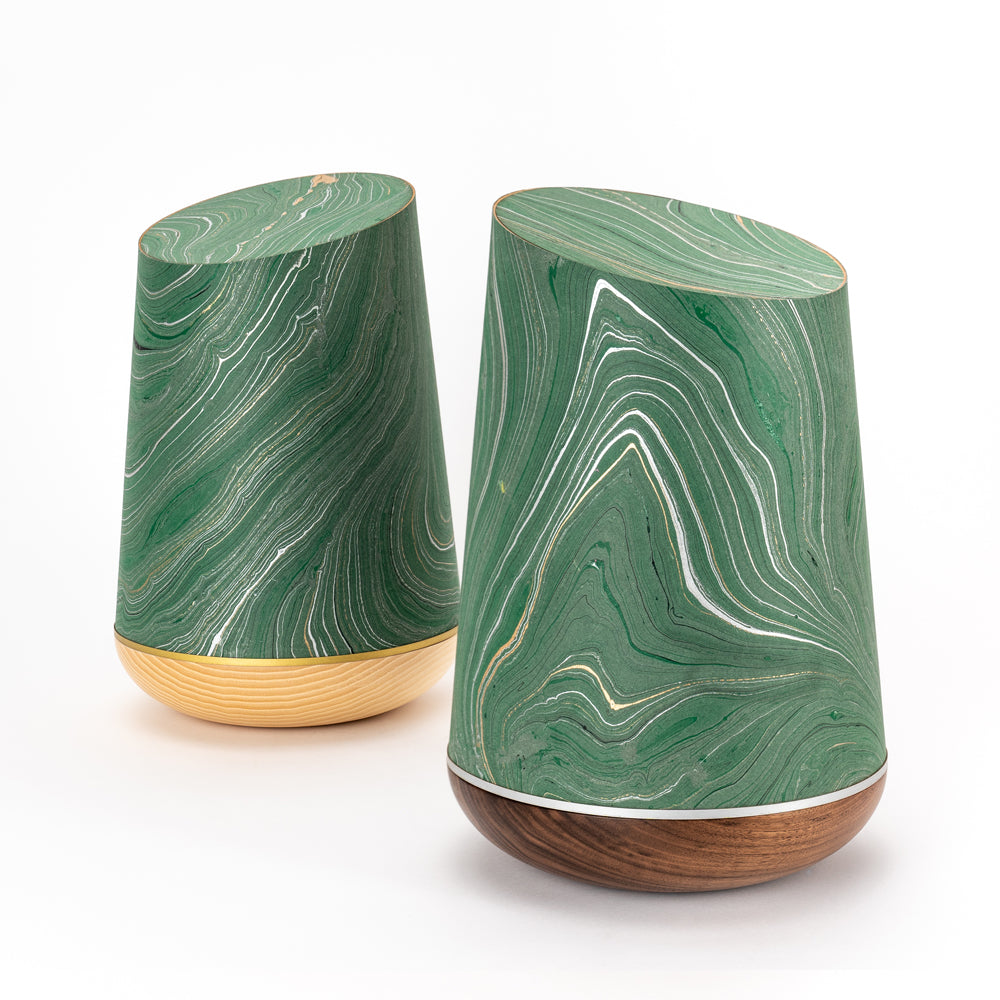 Marmoré-Holzurne "Tannengrün-Silber"