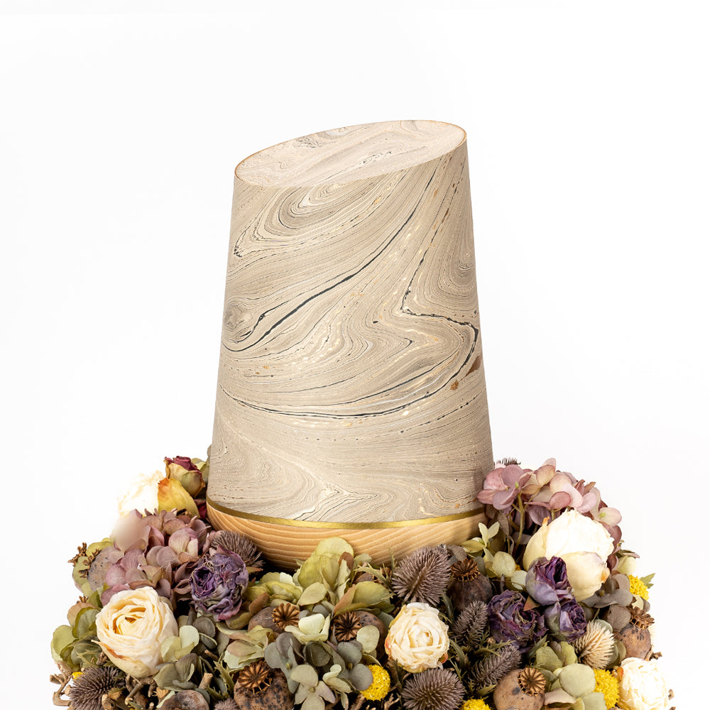 Marmoré-Holzurne "Warmgrau-Gold"